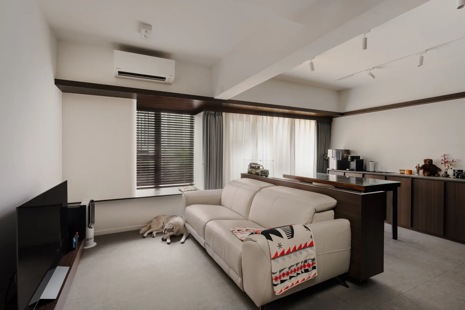 Fiori — Living room