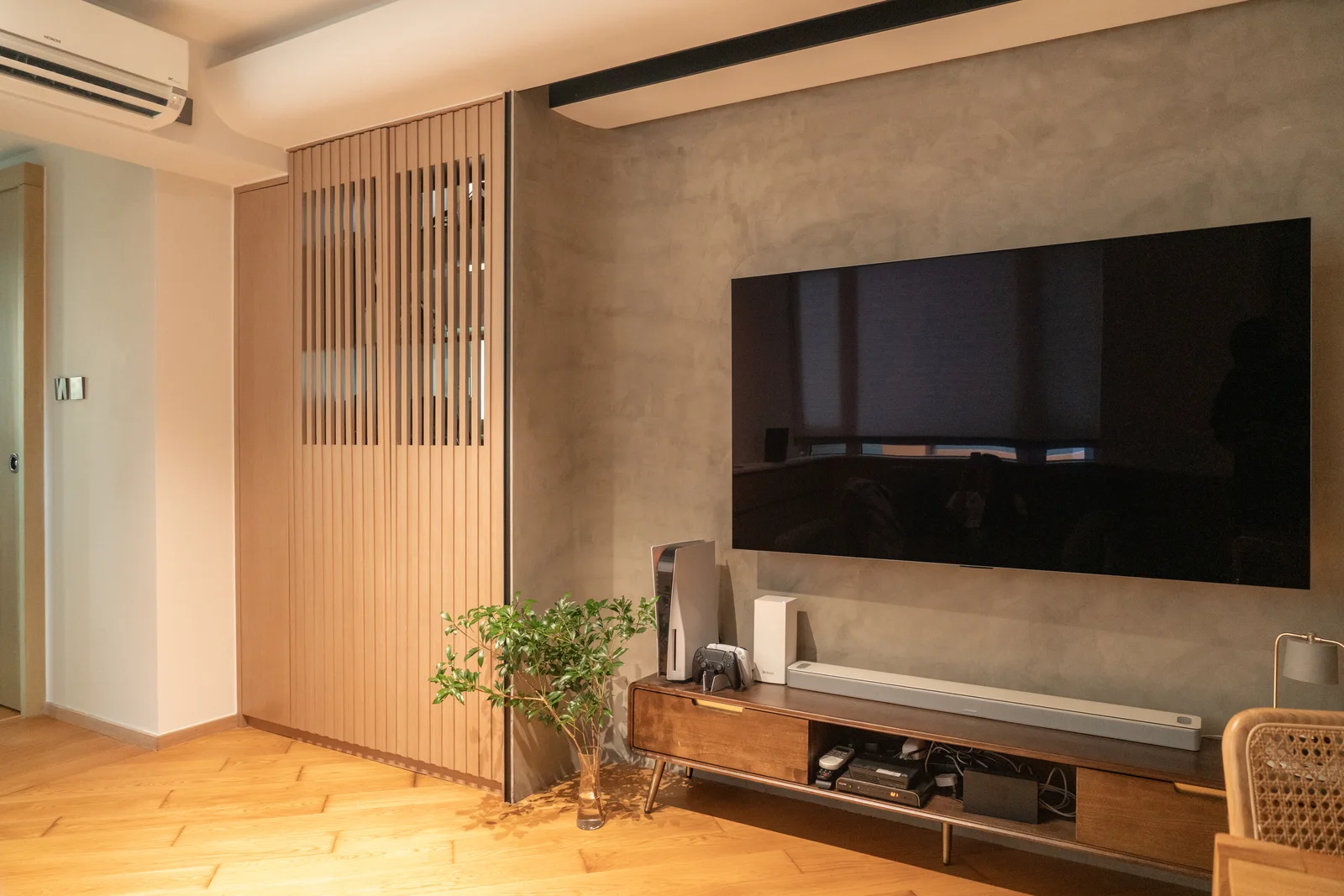 Harbour Place — Low media console