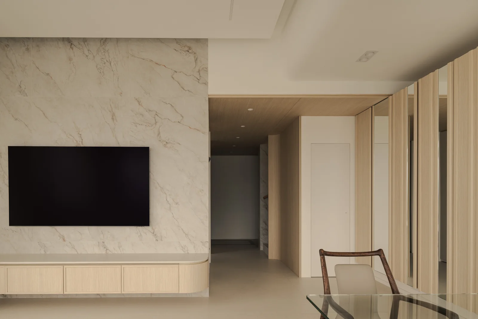 La Grove — Veined TV backdrop