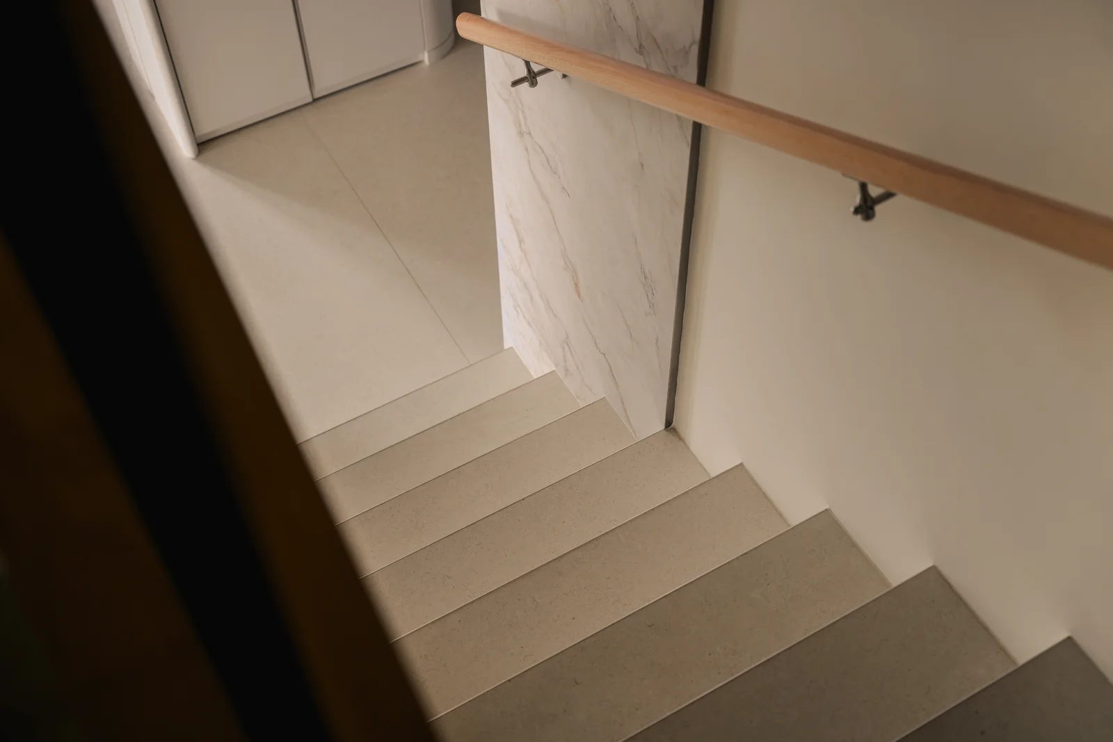 La Grove — Timber handrail