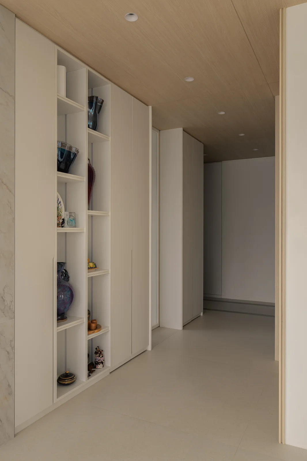 La Grove — Display shelves