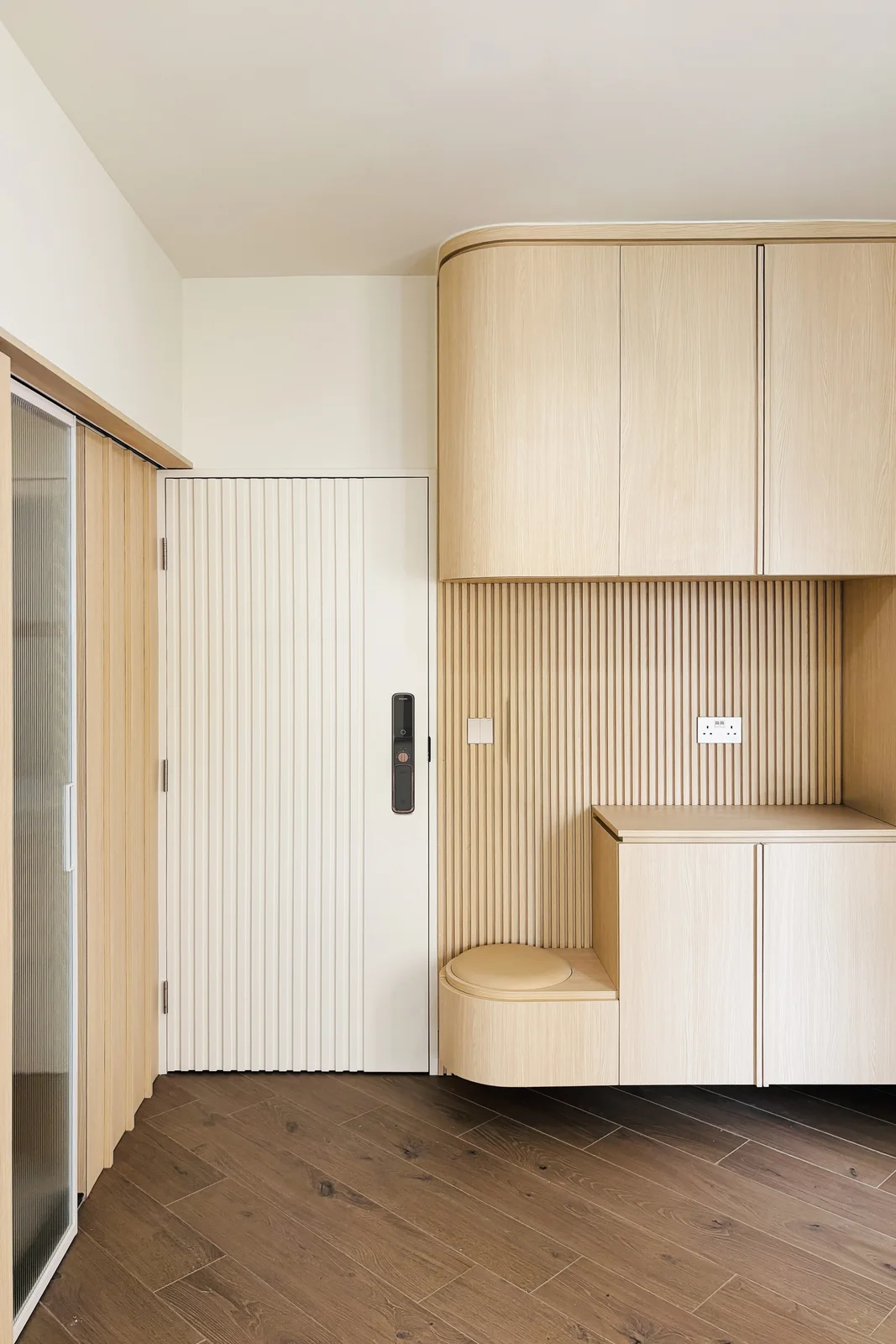 Tsing Yi Garden — Entry joinery